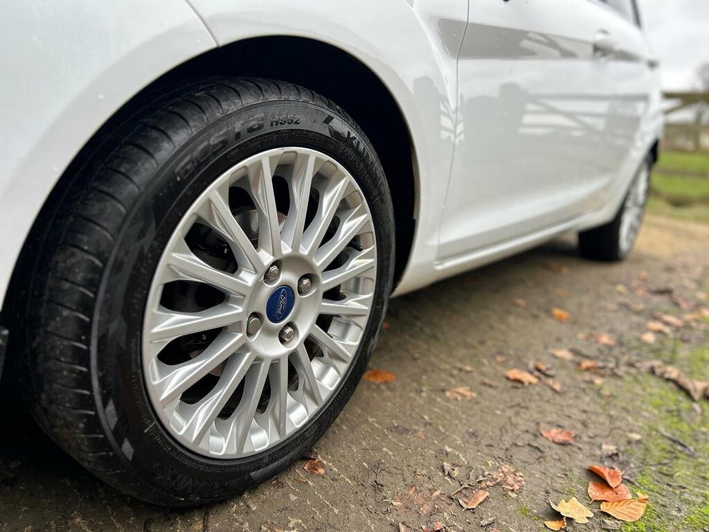 Ford Fiesta 1.0 T Ecoboost Titanium 2015 PL64AUC White #2