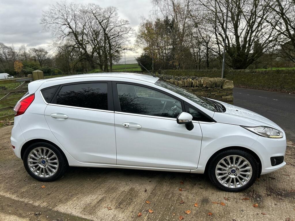 Ford Fiesta 1.0 T Ecoboost Titanium 2015 PL64AUC White #3