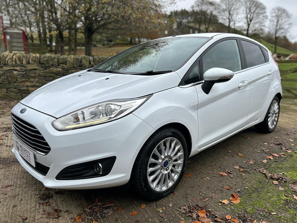 Ford Fiesta 1.0 T Ecoboost Titanium 2015 PL64AUC White #4