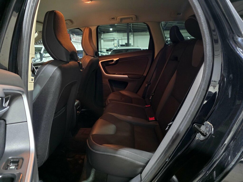 Volvo XC60 Suv 2.4 White #22