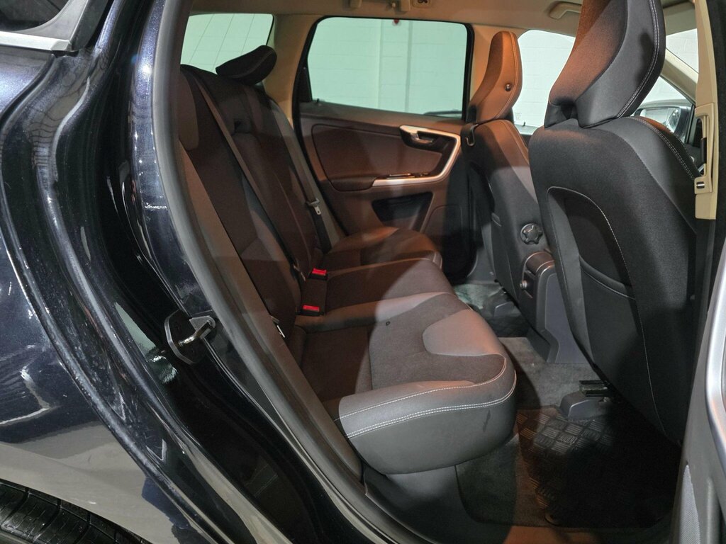 Volvo XC60 Suv 2.4 White #21