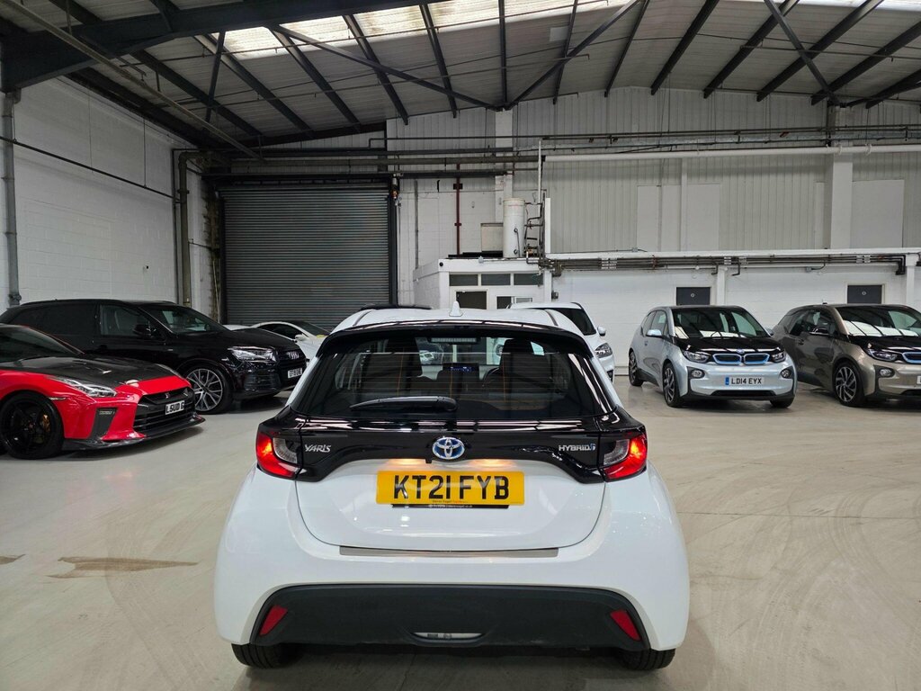 Toyota Yaris 1.5 Vvt-h Icon E-cvt Euro 6 Ss White #4