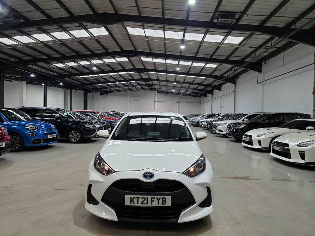 Toyota Yaris 1.5 Vvt-h Icon E-cvt Euro 6 Ss White #2