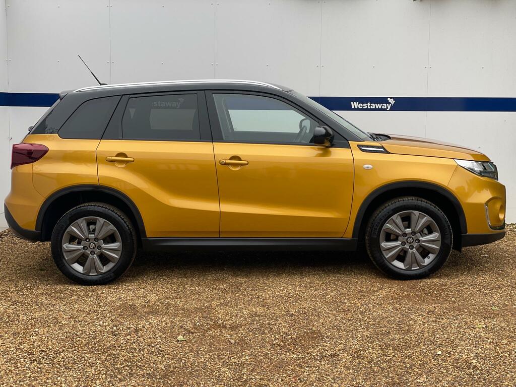 Suzuki Vitara 1.4 Boosterjet 48V Hybrid Sz-t Yellow #4