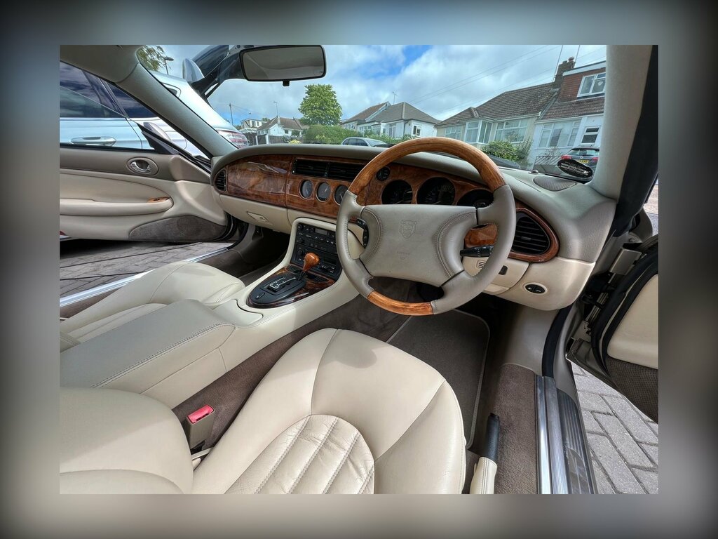 Jaguar XK8 4.0 Coupe 281 Gkm, 290 Bhp Beige #6