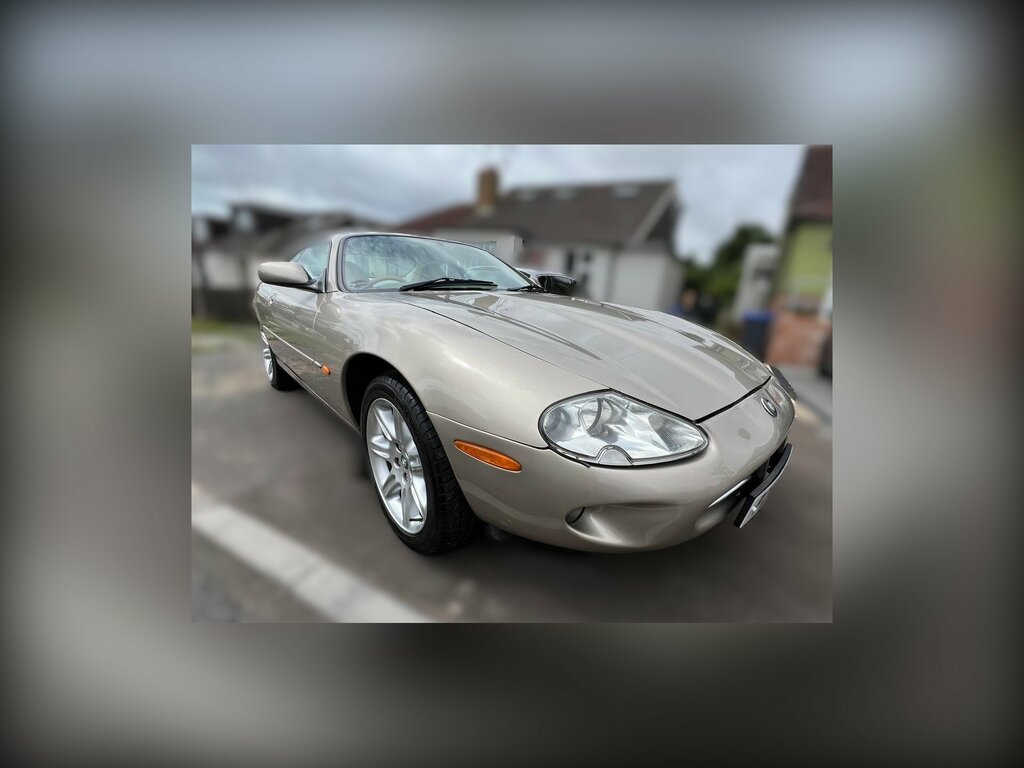 Jaguar XK8 4.0 Coupe 281 Gkm, 290 Bhp Beige
