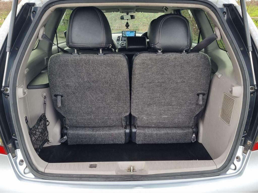 Mitsubishi Grandis 2.4 Classic Grey #49