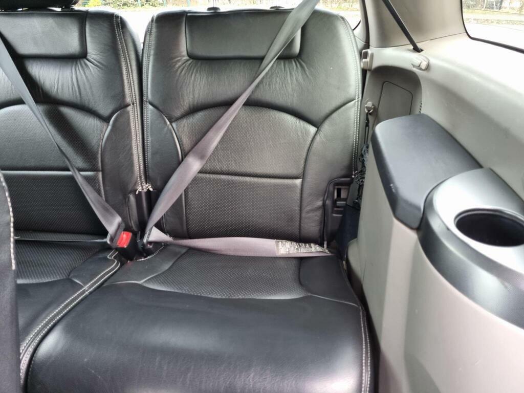 Mitsubishi Grandis 2.4 Classic Grey #64