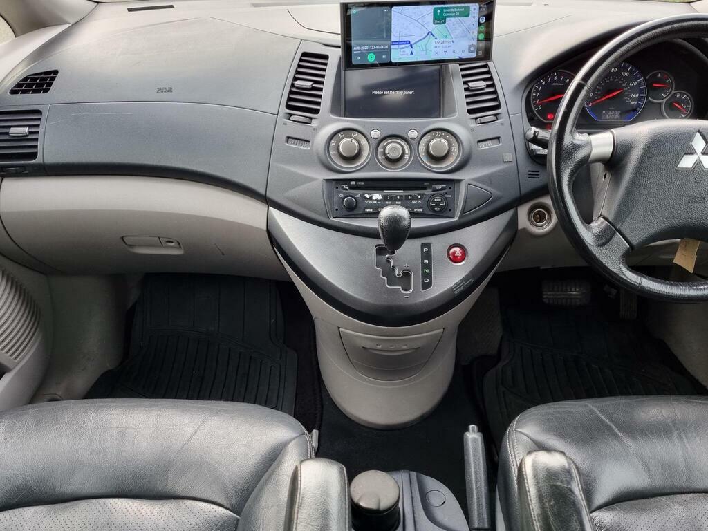 Mitsubishi Grandis 2.4 Classic Grey #67
