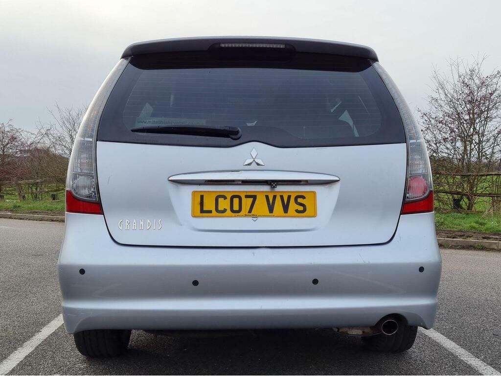 Mitsubishi Grandis 2.4 Classic Grey #11