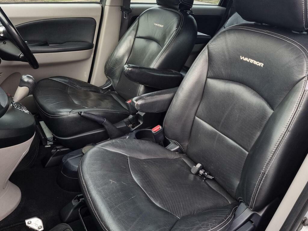 Mitsubishi Grandis 2.4 Classic Grey #55