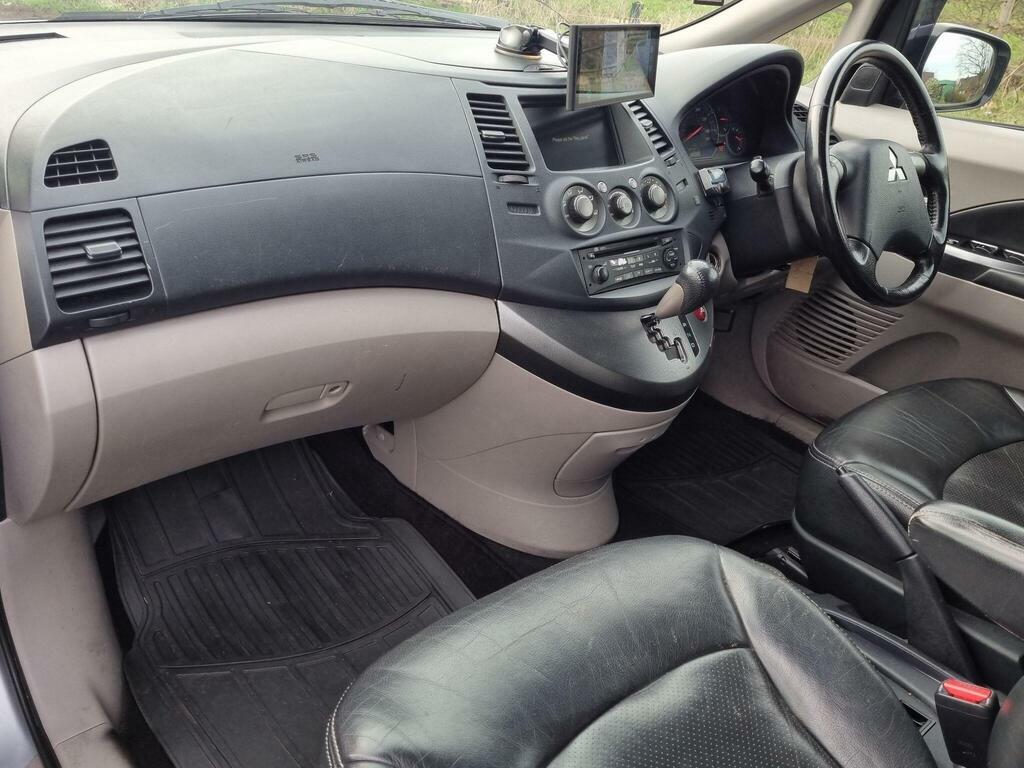 Mitsubishi Grandis 2.4 Classic Grey #50
