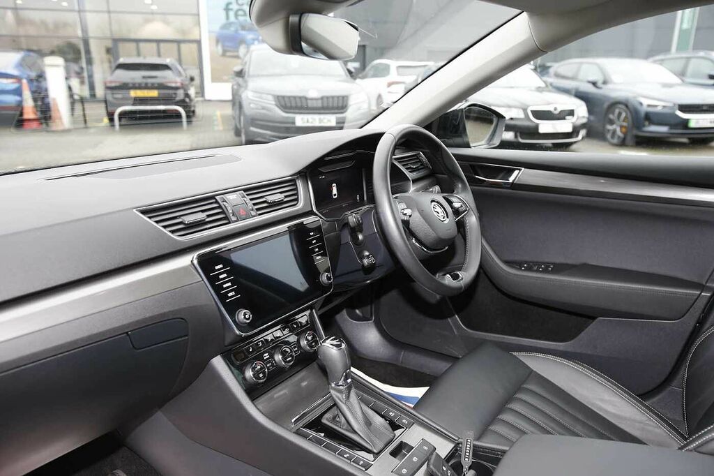 Skoda Superb Estate Se L 2.0 Tdi 150 Ps Dsg SM73NVJ Black #2