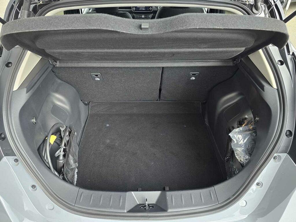 Nissan Leaf E 110Kw N-connecta 39Kwh Hatchback Grey #5