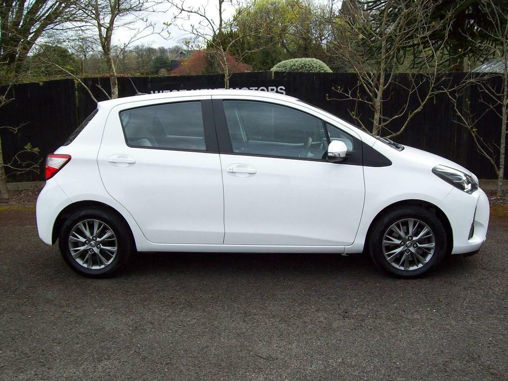 Toyota Yaris 1.5 Vvt-i Icon Cvt Euro 6 White #4