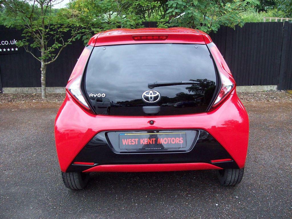 Toyota Aygo 1.0 Vvt-i X-plore Euro 6 Red #4