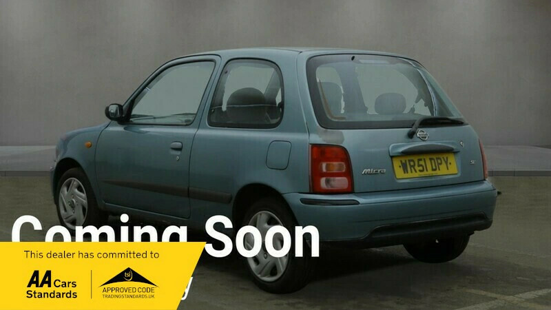 Nissan Micra Se Green #3