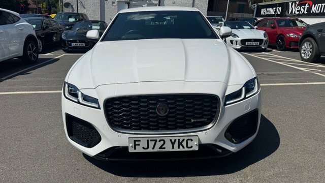 Jaguar XF 2.0 D200 Mhev R-dynamic White #2