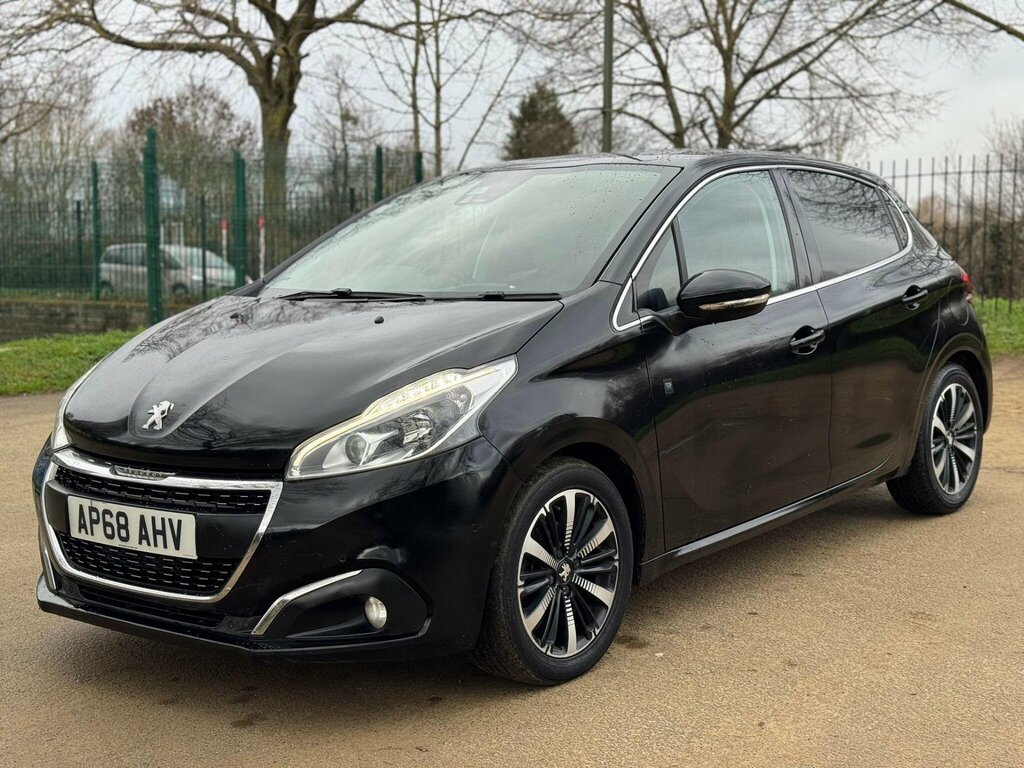 Peugeot 208 1.2 Puretech Tech Edition Euro 6 Ss AP68AHV Black #2