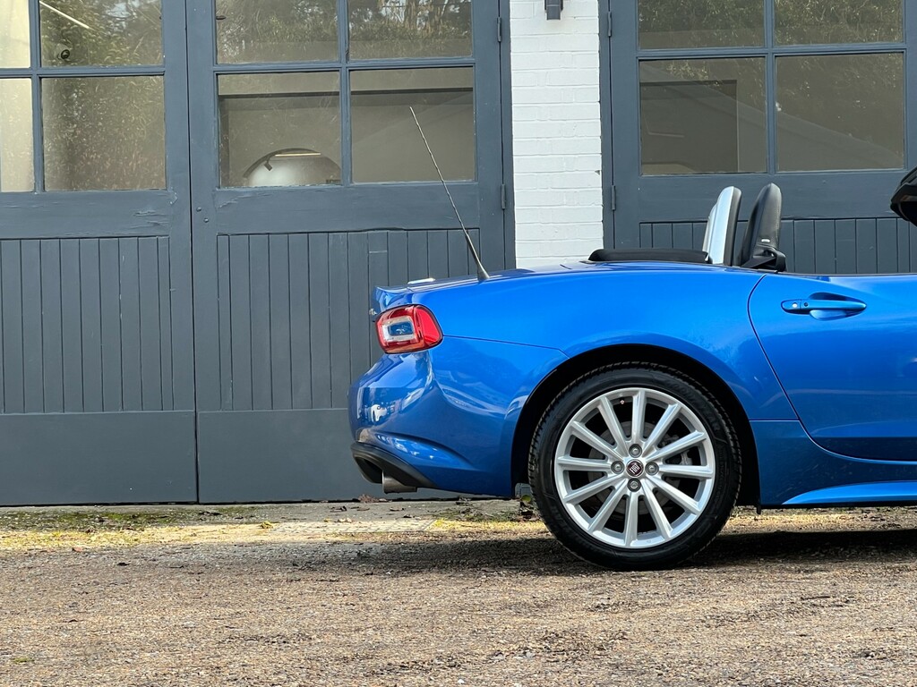 Fiat 124 Spider 1.4 Multiair Lusso Plus Convertible Aut KX18UYL Blue #4