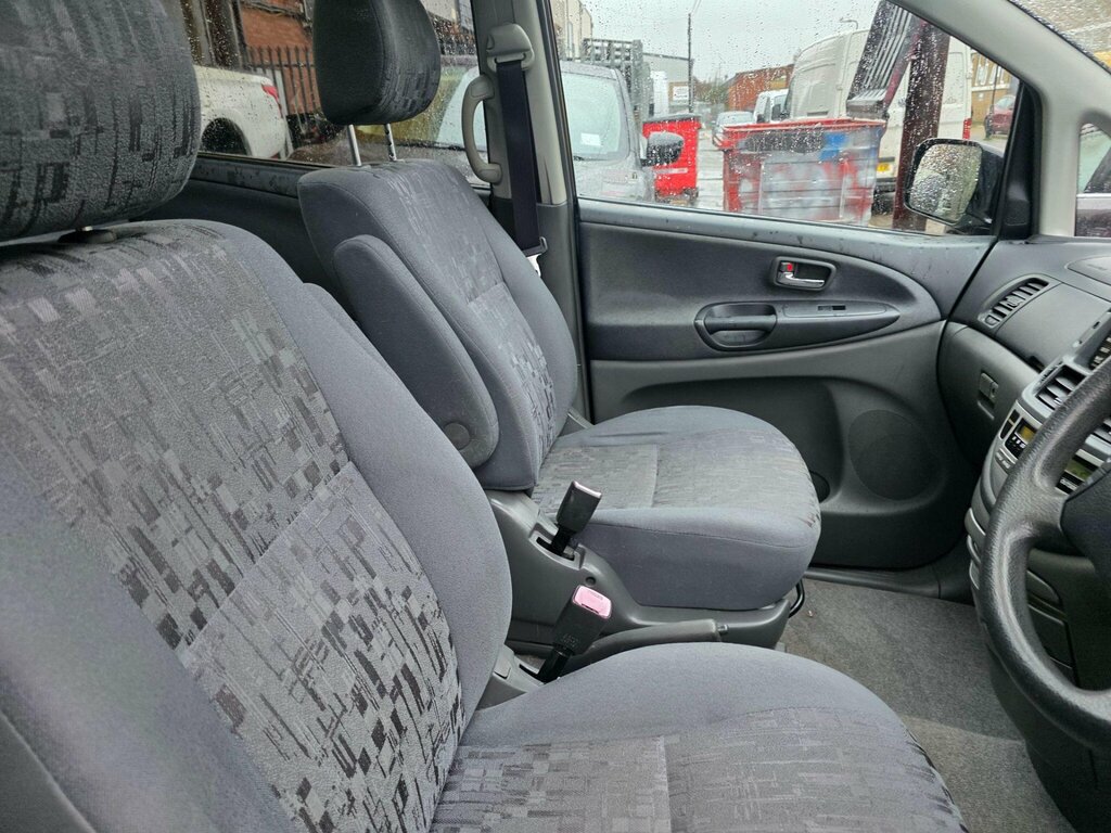 Toyota Previa T Spirit Beige #8