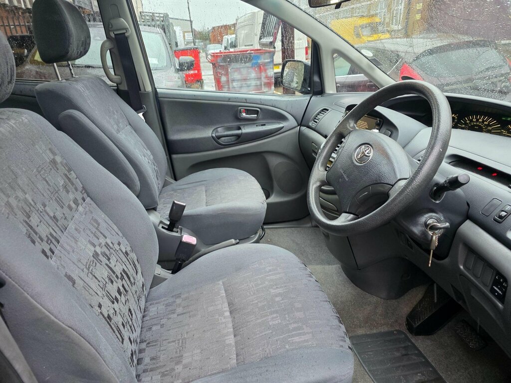 Toyota Previa T Spirit Beige #9