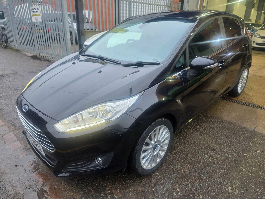 Ford Fiesta 1.6 Titanium Powershift Euro 5 BT64WPU Black #5