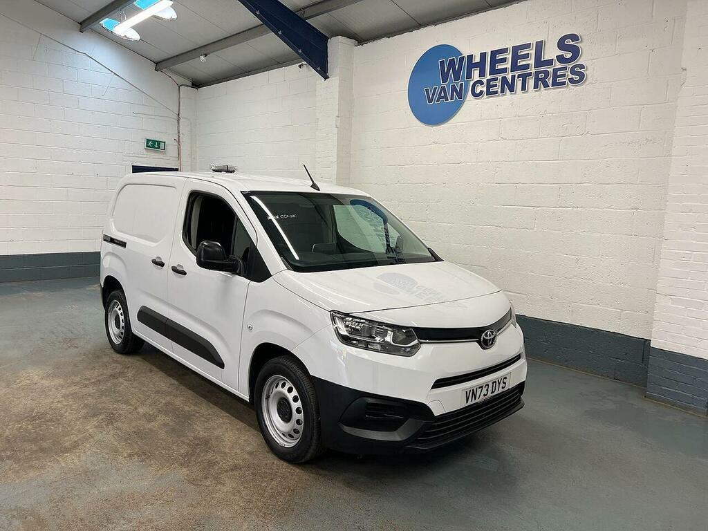 Toyota Proace City Proace City 1.5 Bluehdi Active Short Panel Van Swb VN73DYS White #3