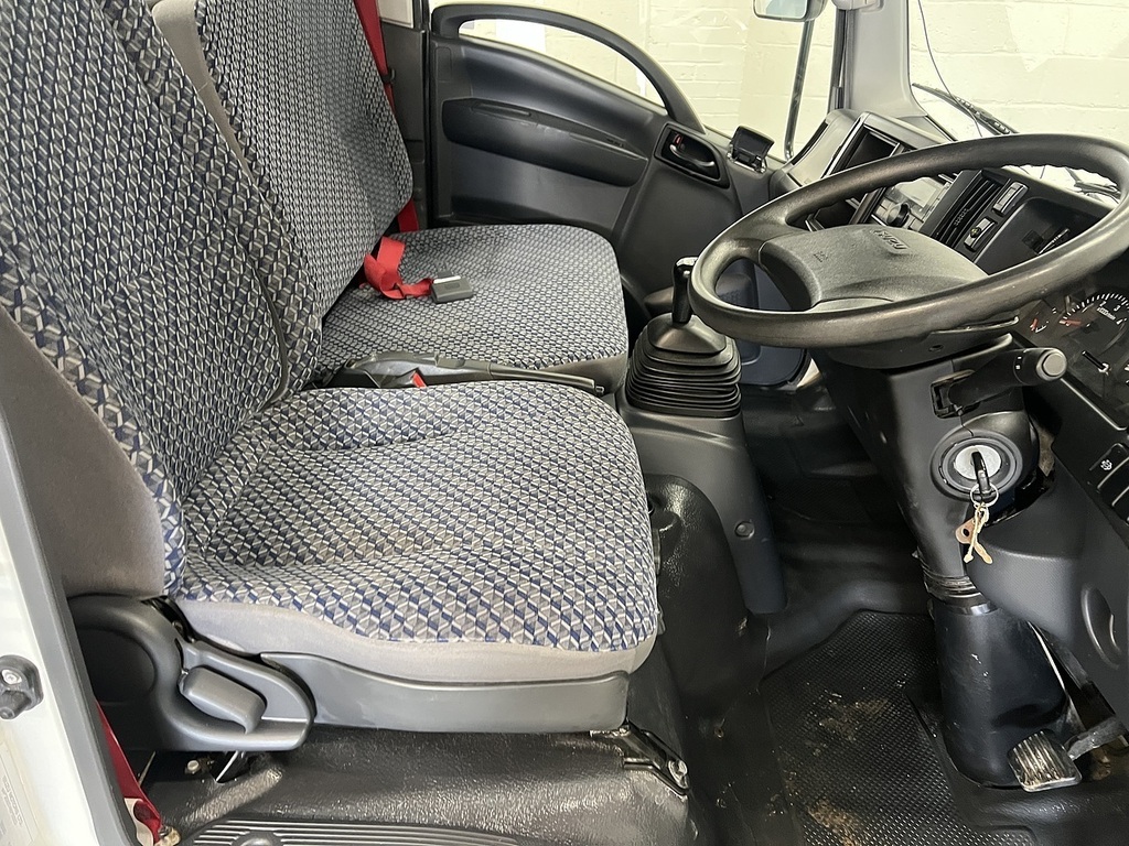 Isuzu Grafter 1.9D N35 Green Chassis Cab Manu LT23EFJ White #5