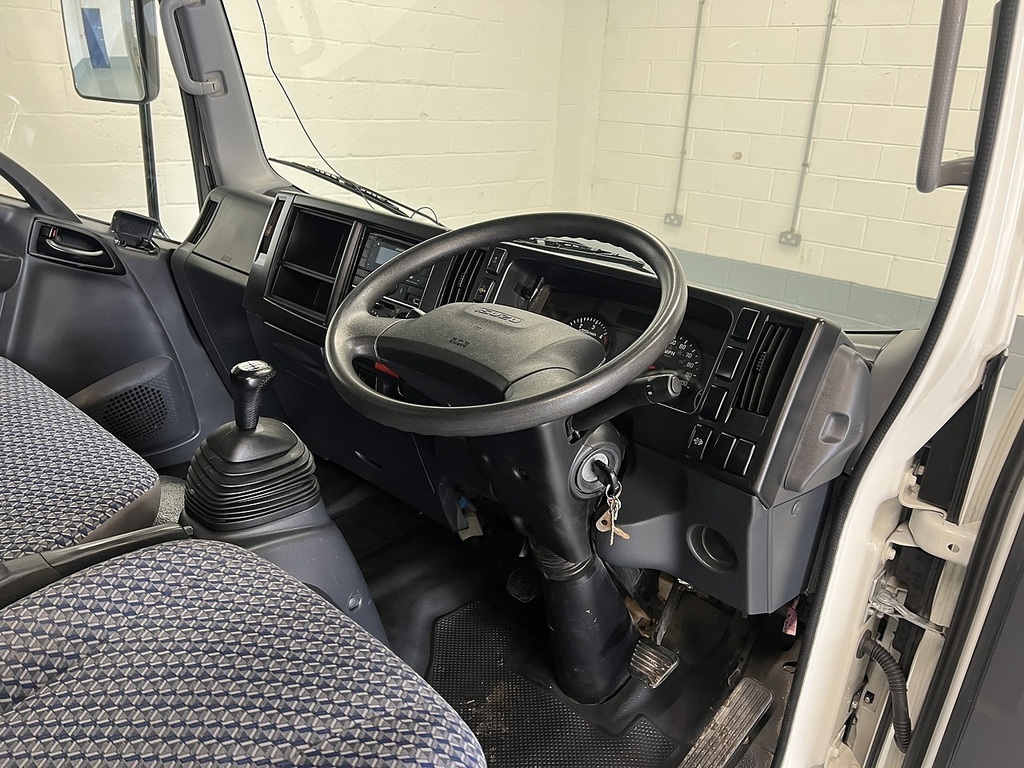 Isuzu Grafter 1.9D N35 Green Chassis Cab Manu LT23EFJ White #6