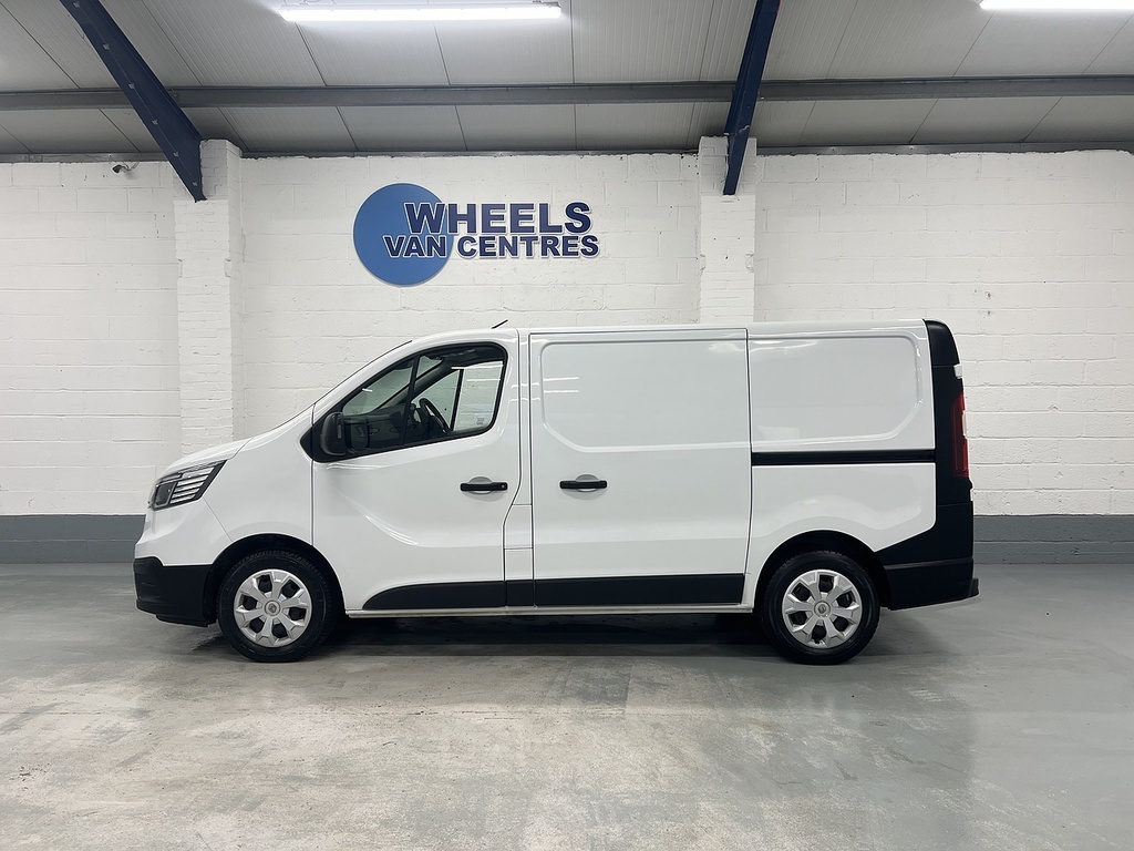 Renault Trafic 2.0 Dci Blue Sl28 Business Panel Van Ma MK22FEV White #2