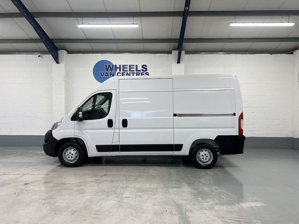 Citroen Relay 2.2 Bluehdi 35 Enterprise Panel Van Man SM22OUP White #2
