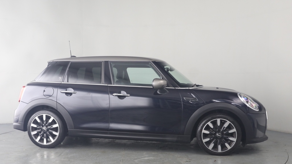 Mini Hatch 1.5 Cooper Exclusive Hatchback Steptron CK71OBW Black #3