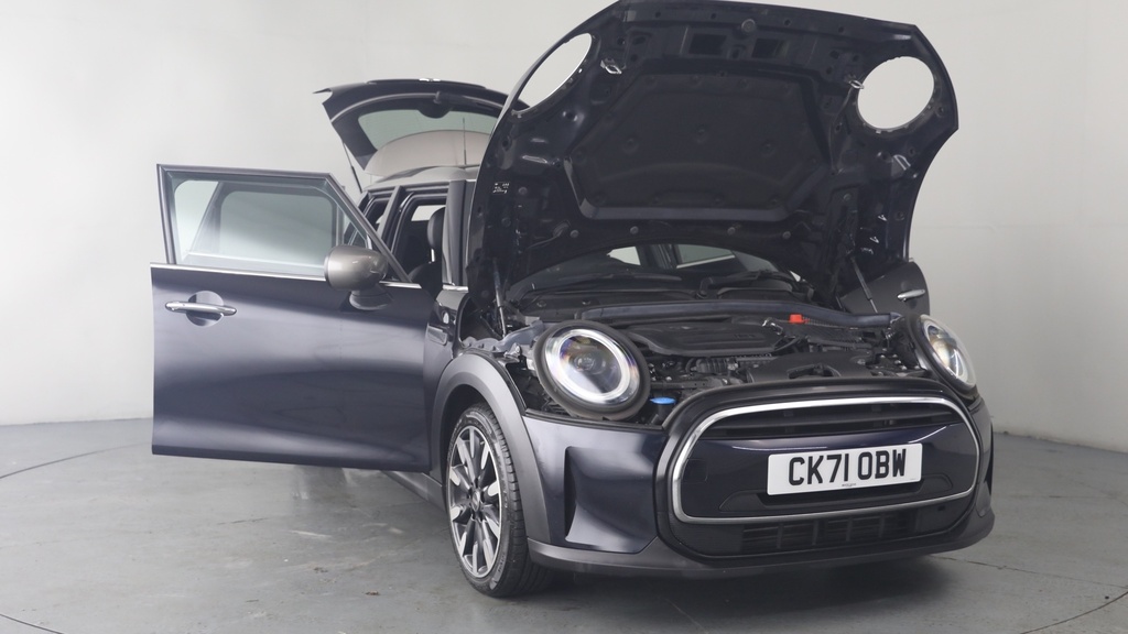 Mini Hatch 1.5 Cooper Exclusive Hatchback Steptron CK71OBW Black #6