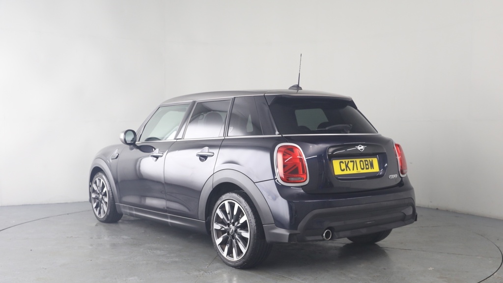 Mini Hatch 1.5 Cooper Exclusive Hatchback Steptron CK71OBW Black #2