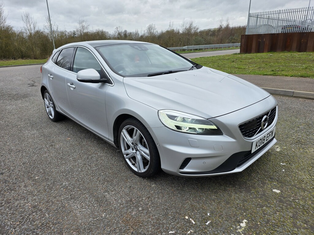 Volvo V40 Hatchback 2.0 R-design Pro D3 201818 KO18EFN Silver #2