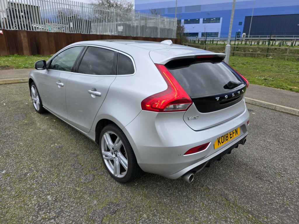 Volvo V40 Hatchback 2.0 R-design Pro D3 201818 KO18EFN Silver #6