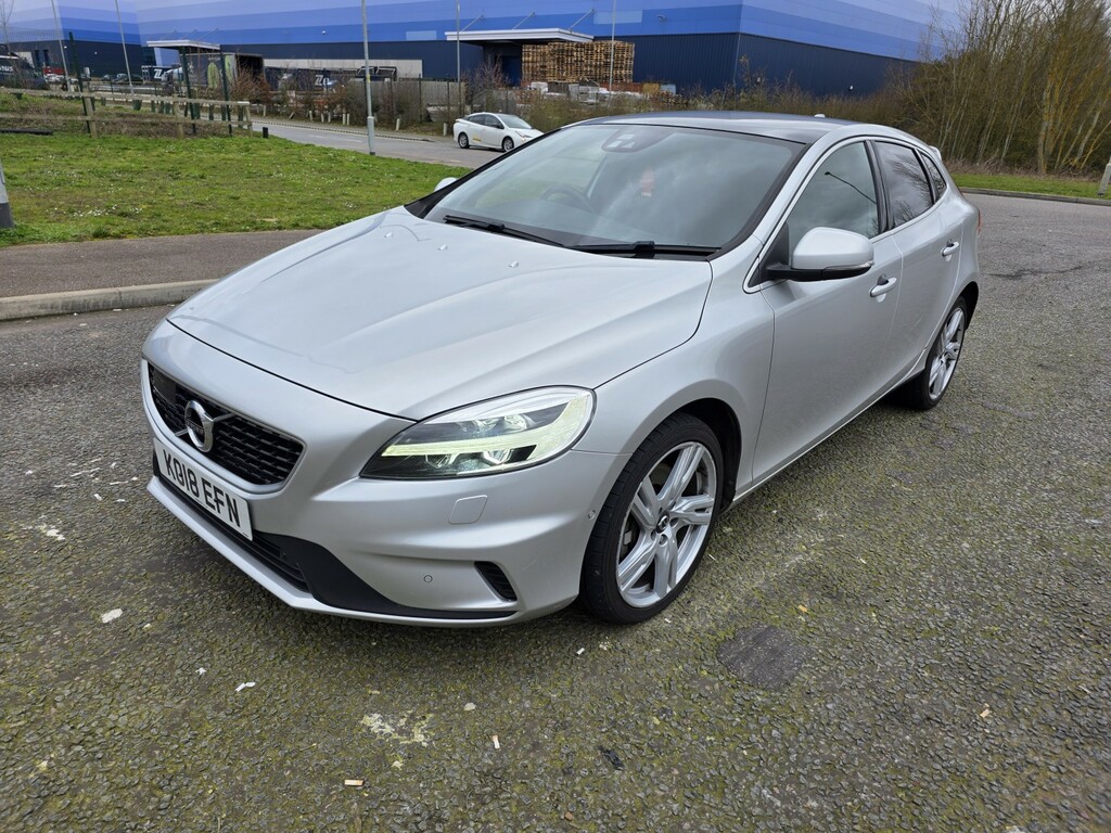 Volvo V40 Hatchback 2.0 R-design Pro D3 201818 KO18EFN Silver #3