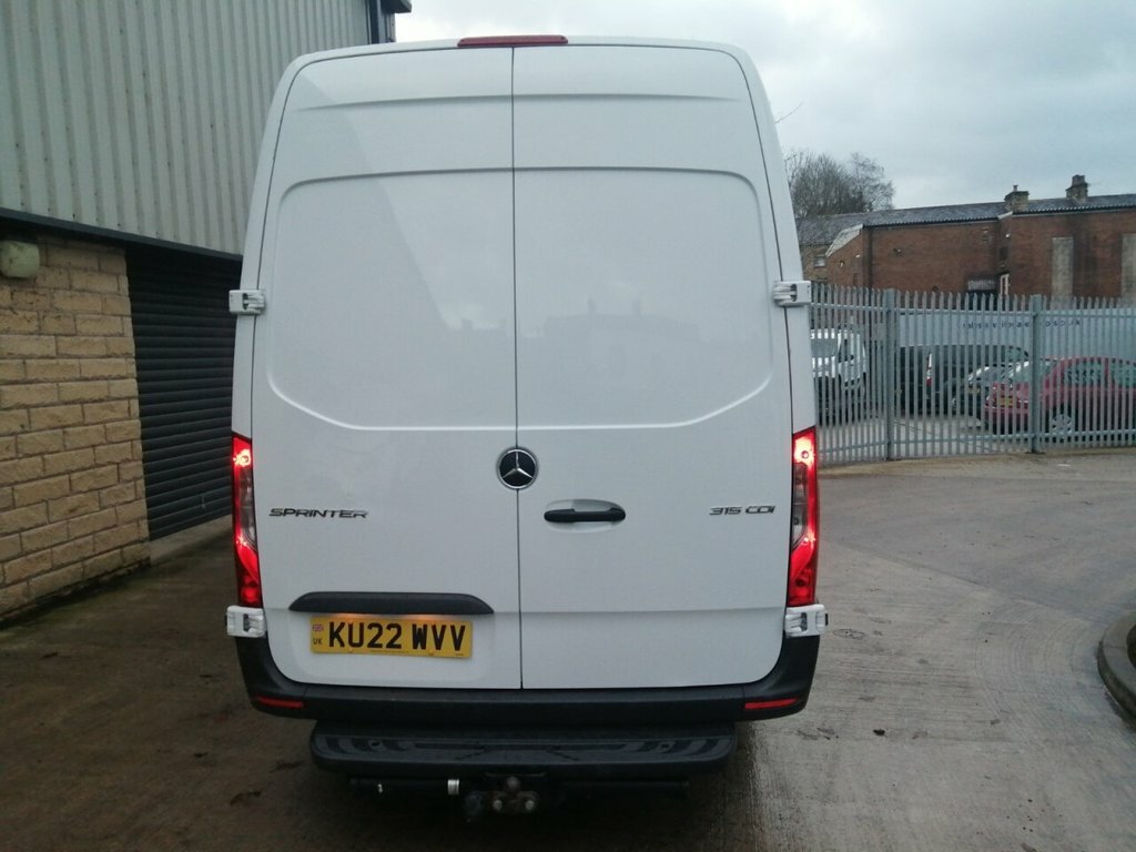 Mercedes-Benz Sprinter 2L Progressive KU22WVV White #6