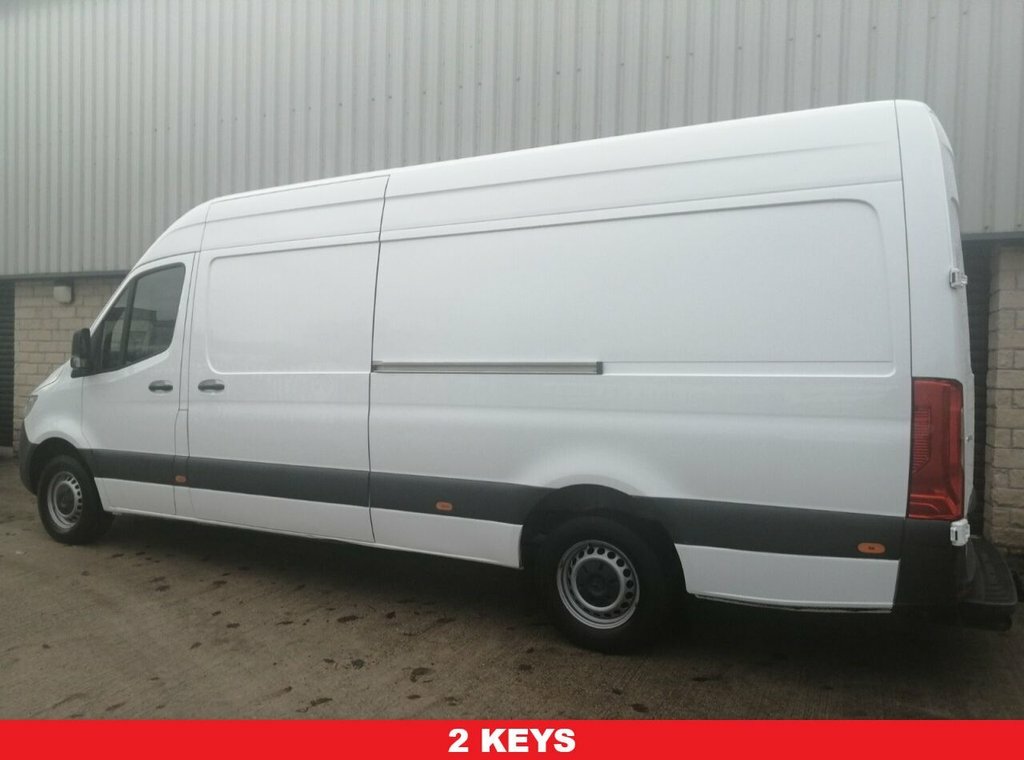 Mercedes-Benz Sprinter 2L Progressive KU22WVV White #4