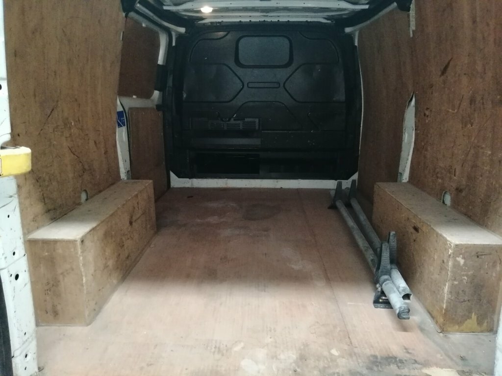 Ford Transit Custom 2L Leader BC21YHL White #4