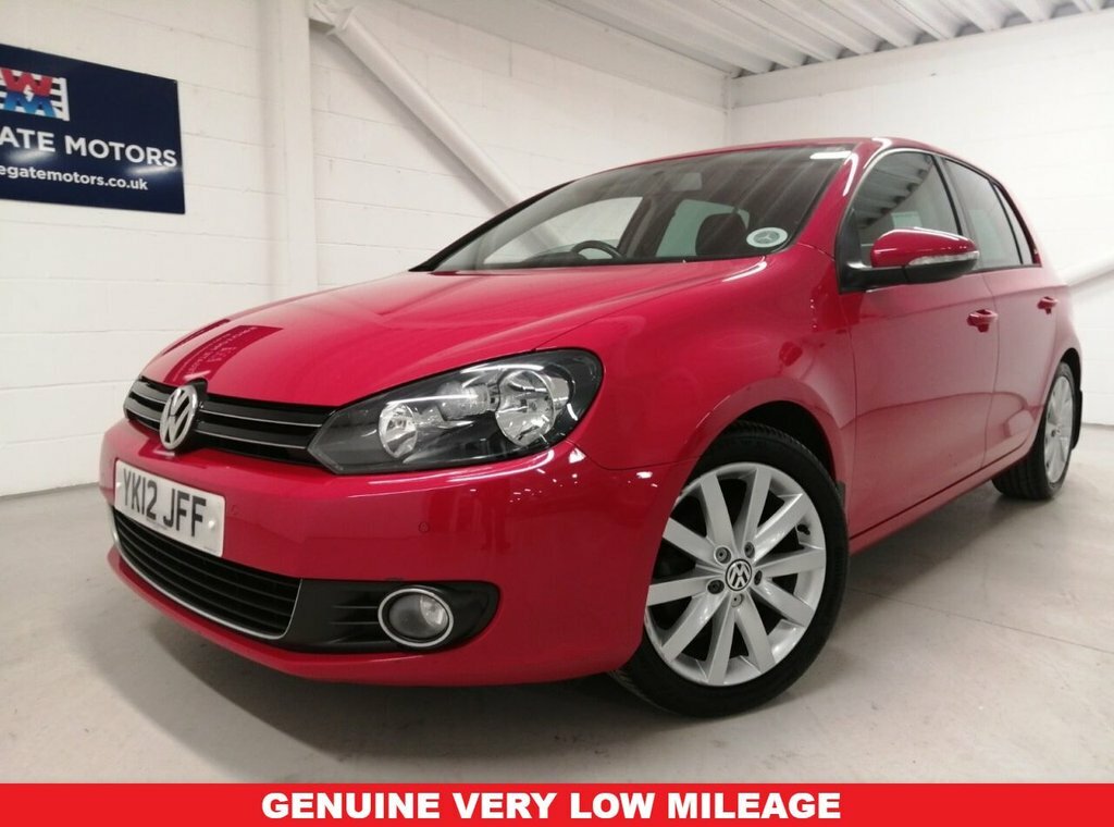 Volkswagen Golf 2L Gt Red #2