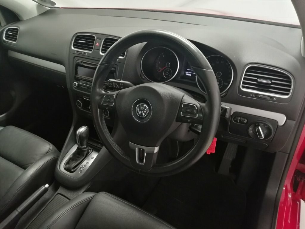 Volkswagen Golf 2L Gt Red #6