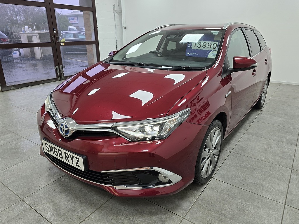 Toyota Auris Vvt-h Excel SM68RYZ Red #6