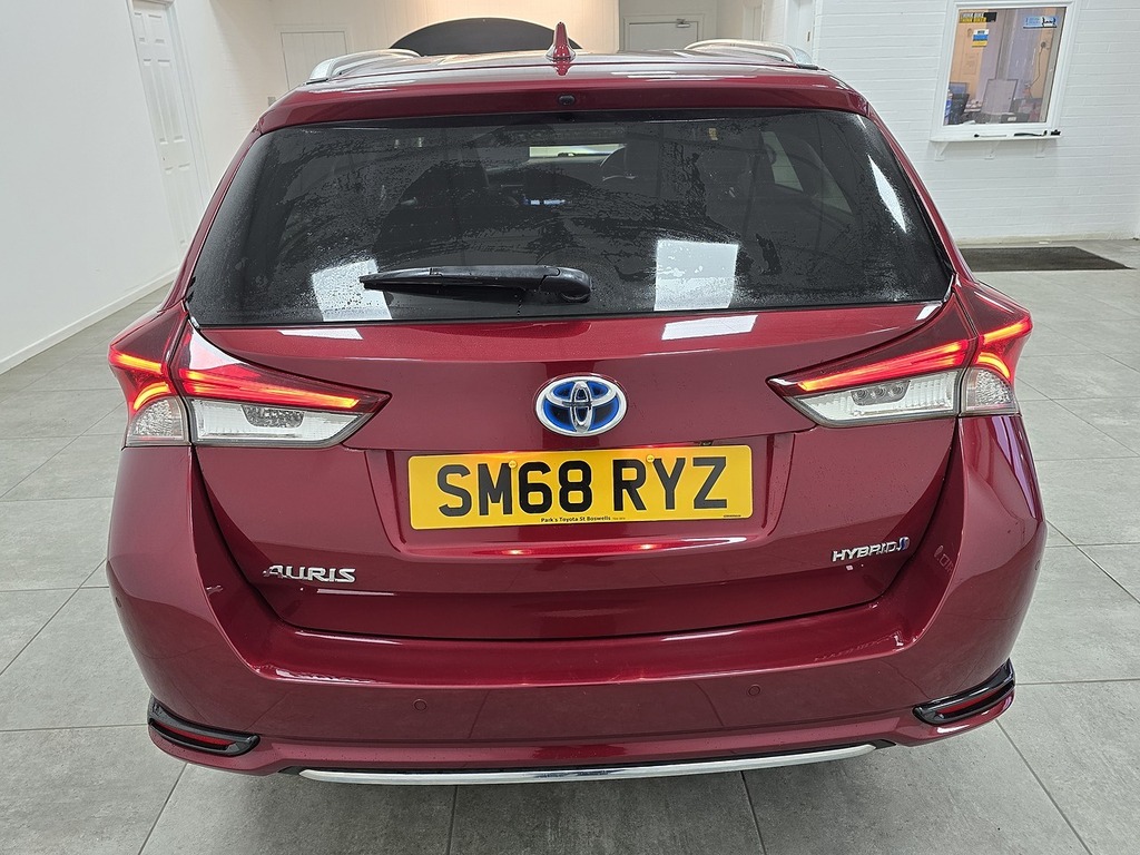 Toyota Auris Vvt-h Excel SM68RYZ Red #4