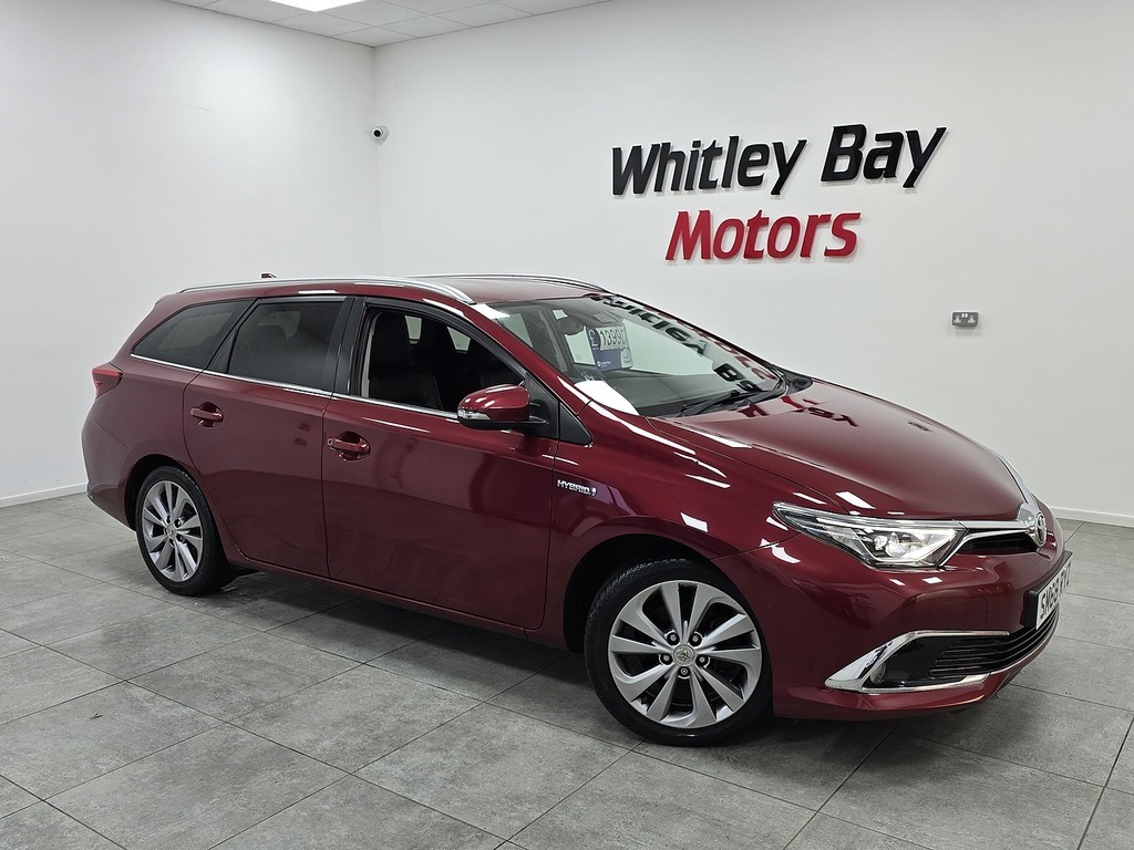 Toyota Auris Vvt-h Excel Red