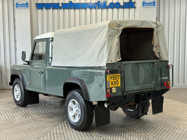 Land Rover Defender 110 2008 2.4 Tdci 110 Mwb Scab Pickup 4Wd Green #3
