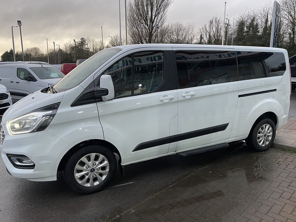 Ford Tourneo Custom 2.0 320 Ecoblue Zetec Minibus Double Cab Diese White #6