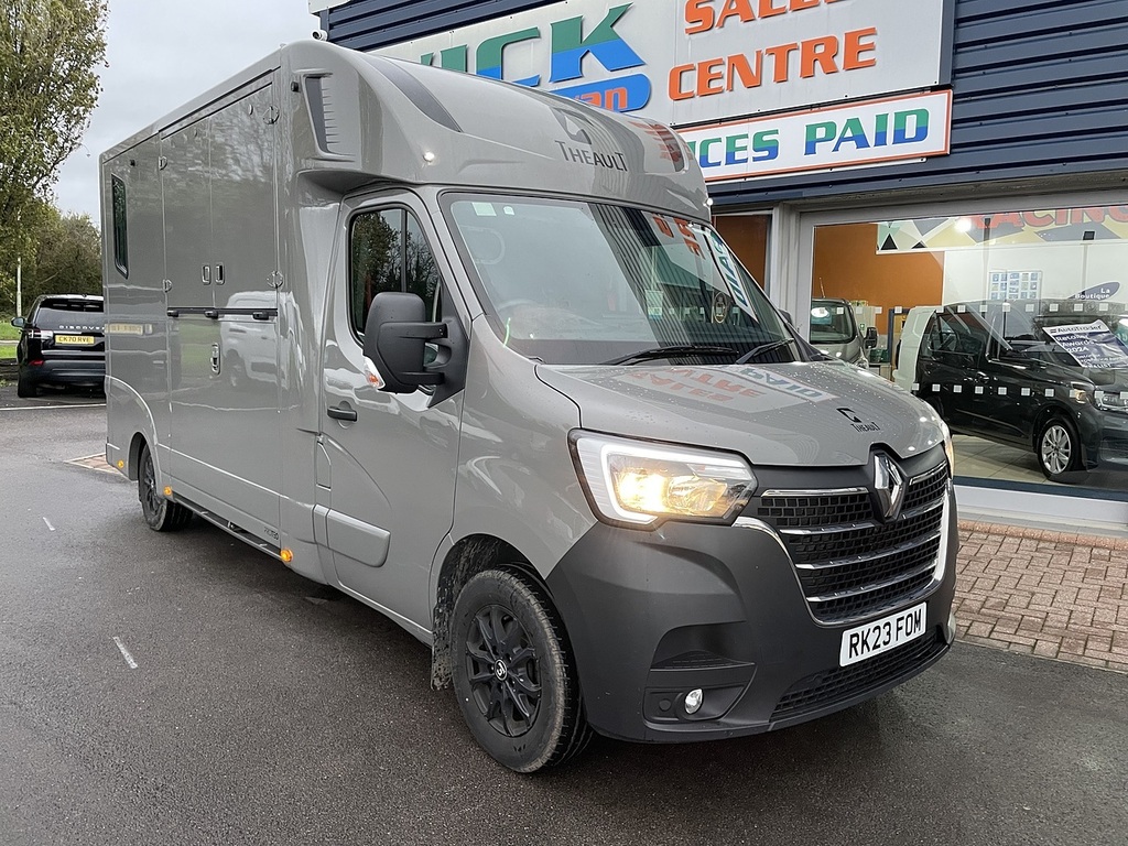 Renault Master Theault 3.5T Horsebox RK23FOM Grey #2