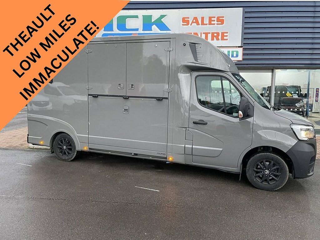 Renault Master Theault 3.5T Horsebox Grey